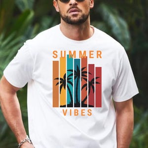 Retro Palm Tree T-Shirt: Summer Vibes Beach Style