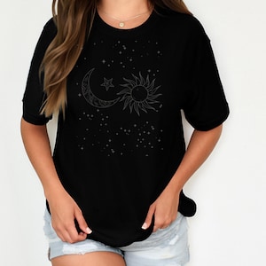 Koszulka Celestial Sun & Moon: Boho Spiritual Design