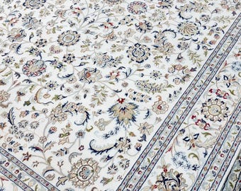 Hand Knotted Ivory Indian Nain Rug - Wool & Silk