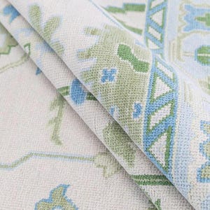 Handmade Ivory Green Oushak Wool Rug: Traditional Turkish Design