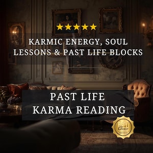 Może przedstawiać: Scena wnętrza z tekstem "KARMIC ENERGY, SOUL LESSONS & PAST LIFE BLOCKS" i "PAST LIFE KARMA READING". Obraz zawiera pieczęć "Best Choice" i pięć złotych gwiazd. Tło przedstawia oprawione dzieła sztuki i antyczne meble.