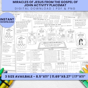 Könnte beinhalten: Eine schwarz-weiße Aktivitäts-Tischunterlage mit dem Titel Miracles of Jesus from the Gospel of John, mit Strichzeichnungen biblischer Ereignisse, Wortsuchrätseln und Puzzles, mit sichtbaren Maßen von 21,6x27,9, 29,7x21 und 43,2x27,9 cm.