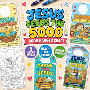Può includere: Una collezione di cinque modelli di appendiporta a tema Gesù nutre i 5000. I design includono illustrazioni colorate di cesti di pane e pesci, testi come Jesus Provides e Share With Love, e disegni al tratto in bianco e nero.