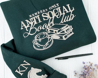 刺繍入りアンチソーシャルブッククラブスウェットシャツ｜カスタムブッククルーネック｜読書好きシャツ｜『The Story of Us』パーカー｜ユニセックスソーシャルブックギフト