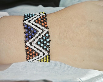 Customizable handmade pearl bracelet