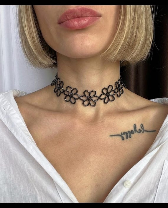 Handmade Black Seed Bead Flower Choker: Boho Y2K Beaded Necklace