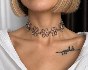 Handmade Gray Seed Bead Flower Choker: Boho Y2K Beaded Necklace
