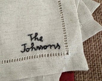 Personalisierte handbestickte Leinen-Cocktailservietten - individuelle Handschrift, Hochzeitsgeschenk