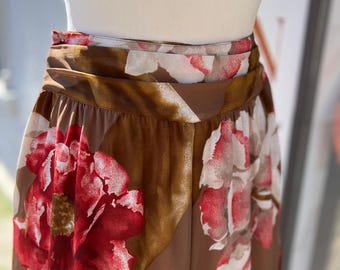 Italian Vintage Culottes Skirt – High Waist – Brown with Burgundy Floral Print – Viscose – L/XL