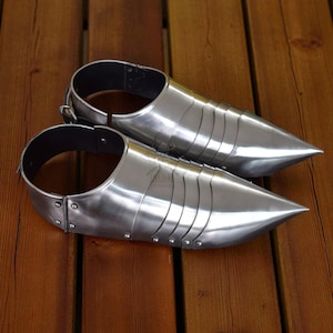 Medieval Gothic Sabaton Armor – Handcrafted Steel Knight Foot Protection for LARP, Reenactment & Cosplay.