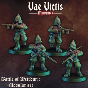 Puede incluir: Figuras en miniatura de soldados con uniformes y cascos verde oliva, sosteniendo ametralladoras y una espada. Las figuras están sobre bases circulares verdes. Se muestra el texto "Vae Victis - Miniatures" y "Battle of Weirdun: Modular set".