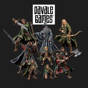 Peut inclure: Ensemble de figurines fantastiques détaillées, dont un magicien avec un bâton, un archer avec un arc et des personnages avec des épées et des haches. Les figurines portent des tenues aux tons verts et bruns. Le logo Davale Games est en haut.