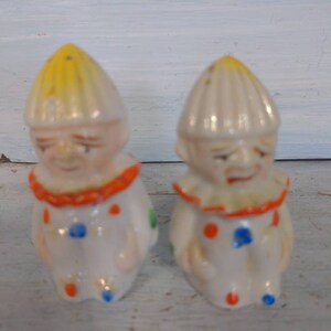 Small Novelty Vintage Clown Salt and Pepper Shakers