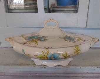 JACOBEAN Tureen, Vegetable Bowl Fruit Salad Bowl, 1900s Antique Dishes VINTAGE Cream And Green Trim Covered Bowl,