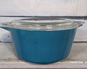 Vintage Pyrex Horizon Blue 1 1/2 Quart Covered Casserole Dish