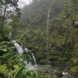 Wasserfall- Straße nach Hana Maui, Hawaii