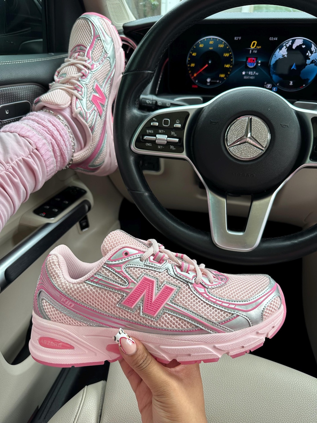 靴 New Balance Women's 740 \"Pink Vacation\" atmos Pink x New Balance 740 