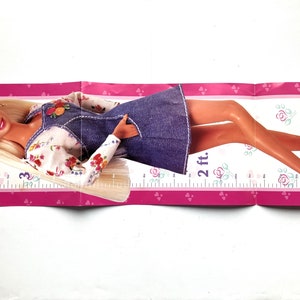 Barbie Growth Chart, Growing Up With Barbie Wall Poster 1990s Measures Child Up To 4 ft. 2 In afbeelding 3