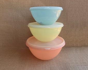 Tupperware Pastel Wonderlier Bowl Set With Lids