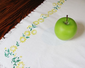 Vintage Tablecloth: Printed, White, Yellow and Green Daisy Border, Fringed Edge, 41" x 42"