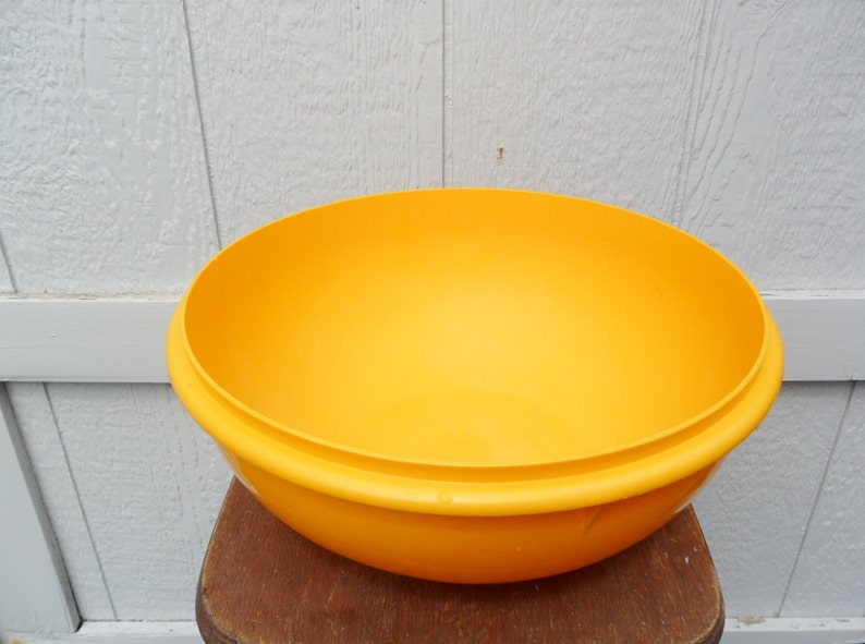 60s Large Tupperware Bowl with Lid 224 9 Yellow Fix and Mix Etsy