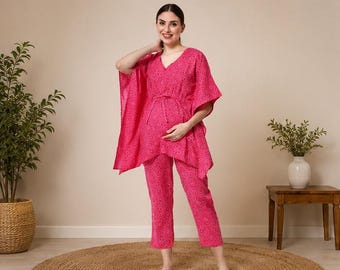Rosa Bandhej Umstandsmode - Baumwoll Kaftan & Hose Set - Still-Outfit fürs Stillen - Reißverschluss vorne Schwangerschafts-Outfit