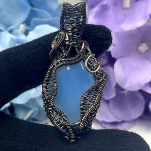 Blauer Chalcedon Edelstein-Kupferdraht-Verpackungs-Anhänger Handgemachter Anhänger Kupfer Schmuck Wire Wrap Anhänger Stein Schmuck Verlobung Geschenke.