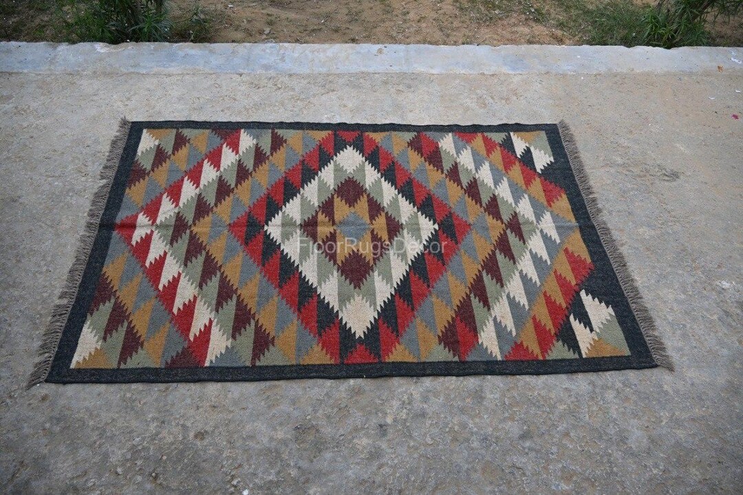Kilim Rugs Border Handwoven Wool and Jute Rug - Black Border Kilim Dhurrie-geometric ...