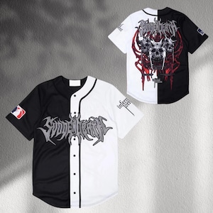 Split Black & White Metal Baseball Jersey | Schädel-Rücken-Grafik | Unisex Streetwear mit Knöpfen