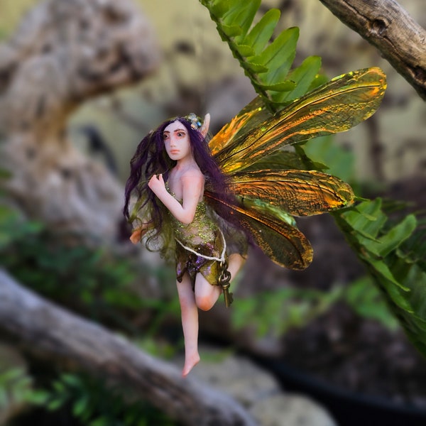 MidDreamers Ooak Seedpod Pixie Blaise