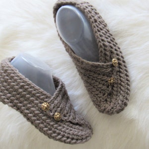 Crochet Slippers from a Rectangle, Crochet slipper pattern, in US sizes 5-10 image 6