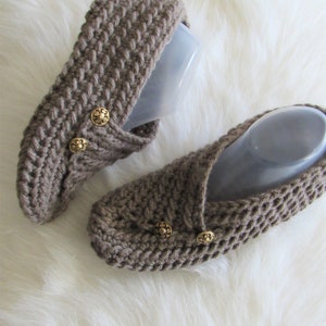 Crochet Slippers from a Rectangle, Crochet slipper pattern, in US sizes 5-10 image 7