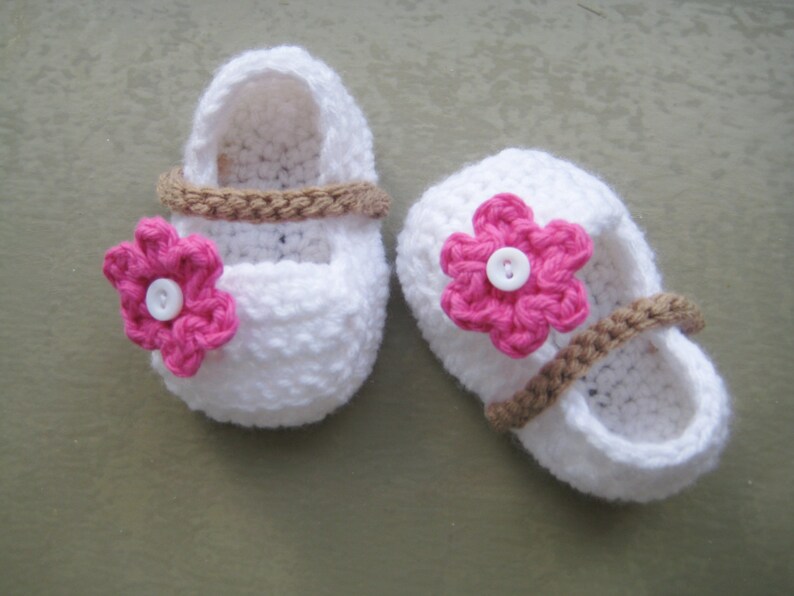 Crochet Booties Pattern, Crochet Pattern Booties for Girls in 4 sizes, Ballet Flats image 2