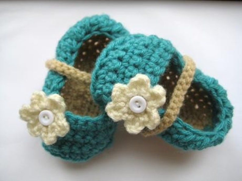 Crochet Booties Pattern, Crochet Pattern Booties for Girls in 4 sizes, Ballet Flats image 1
