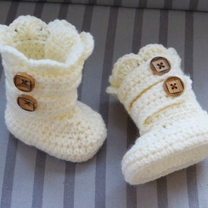 Crochet Baby Pattern, Crochet Baby Boots Pattern, Classic Snow Boots , 4 Sizes pdf pattern image 1