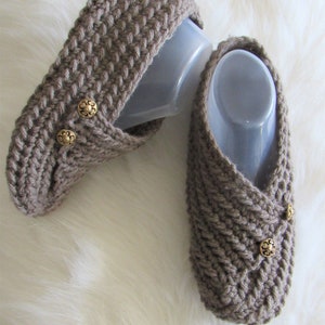 Crochet Slippers from a Rectangle, Crochet slipper pattern, in US sizes 5-10 image 5