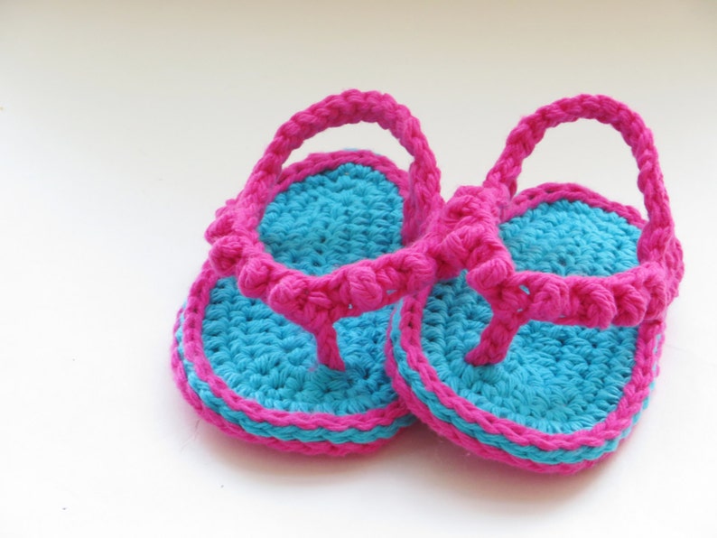 Crochet Pattern, Baby Flip Flops or Thongs for Girls, INSTANT DOWNLOAD, Crochet Pattern in 4 sizes pdf pattern image 1