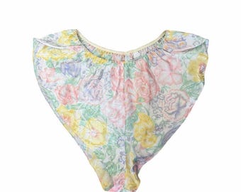 Pantaloncini da notte floreali vintage di Erika Taylor, lingerie pastello, stile Y2K, cottagecore