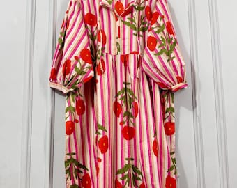 Robe fleurie en coton à imprimé blocs de main : col profond Printemps-Été