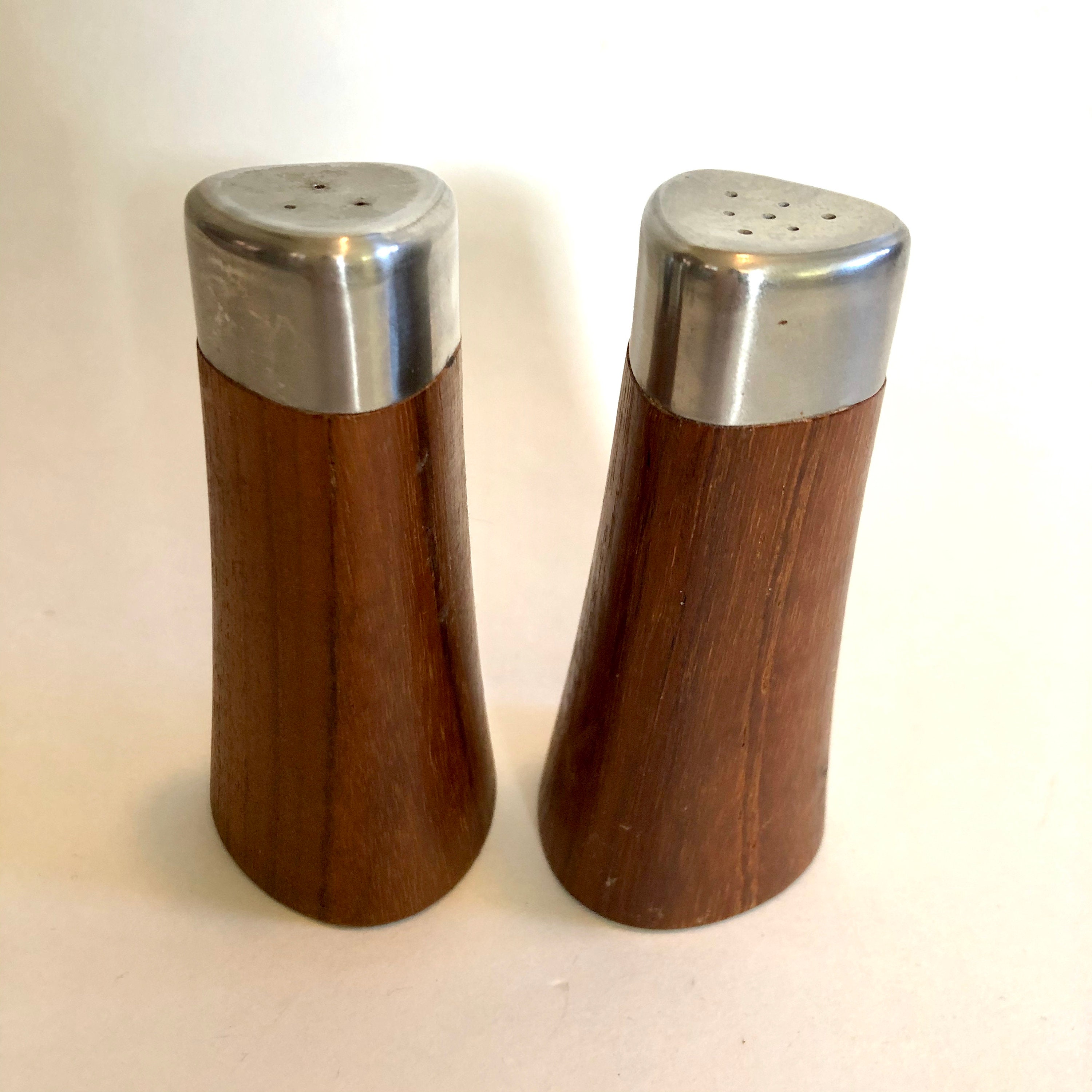 Home & Living MCM teak wood salt and pepper shakers modern design Salt