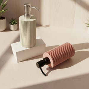 Elegant Japandi liquid soap dispenser, stainless steel pump and colored base, ideal for bathroom and kitchen - Refined gift idea