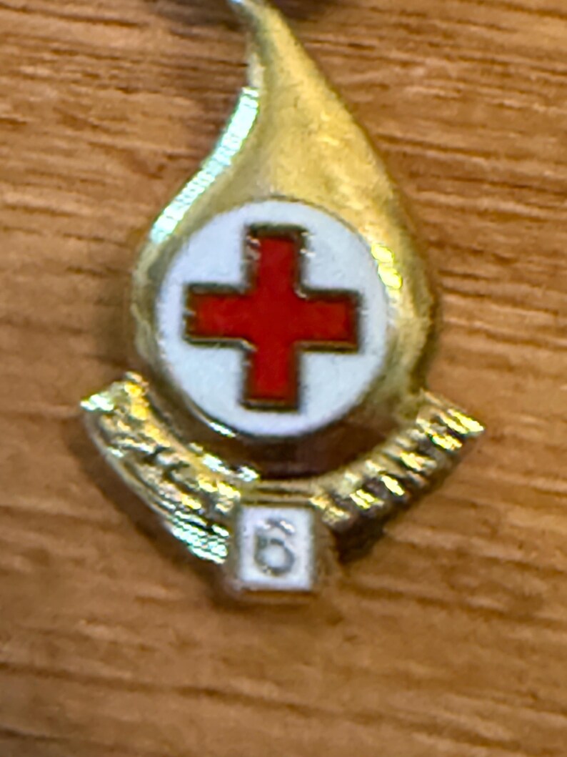 Vintage American Red Cross Gallon Blood Donor Lapel Pin Pinback (silver ...