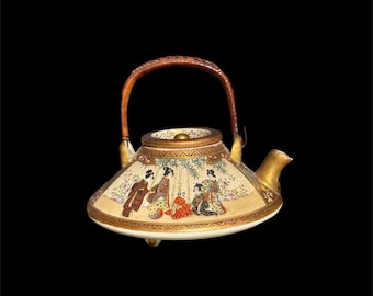 Antique Meiji Period Japanese Satsuma Tea Pot Japan, 19th Century A True Asian Beauty