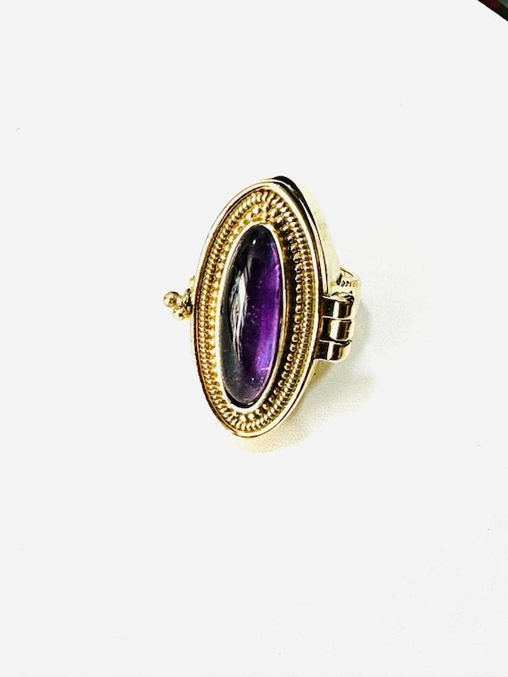 Oval Stone Brass Poison Ring, Box Compartment Ring