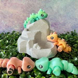 3DプリントされたスパイキーT-Rex恐竜関節式フレキシフィジェットレイヤー（グリーン）