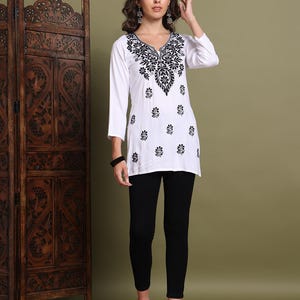 ChikanKari Rayon Baumwoll Kurzes Top | Bestickte Lucknowi Chikankari Short Kurti | Rayon Chikankari Short Kurta