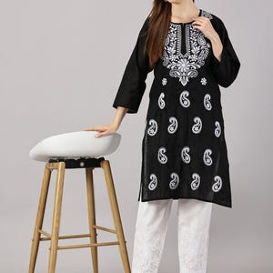 Lucknowi Chikan Kurti: Women&#39;s Embroidered Cotton Indian Tunic