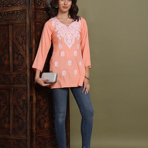 ChikanKari Rayon Baumwoll Kurzes Top | Bestickte Lucknowi Chikankari Short Kurti | Rayon Chikankari Short Kurta