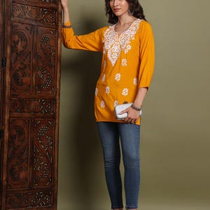 ChikanKari Rayon Baumwoll Kurzes Top | Bestickte Lucknowi Chikankari Short Kurti | Rayon Chikankari Short Kurta
