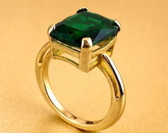 Emerald Green Statement Ring, Gold Plated Cocktail Ring, Emerald Cut Green Stone Ring, Vintage Ring, Minimalist Engagement Ring,Gift for Her